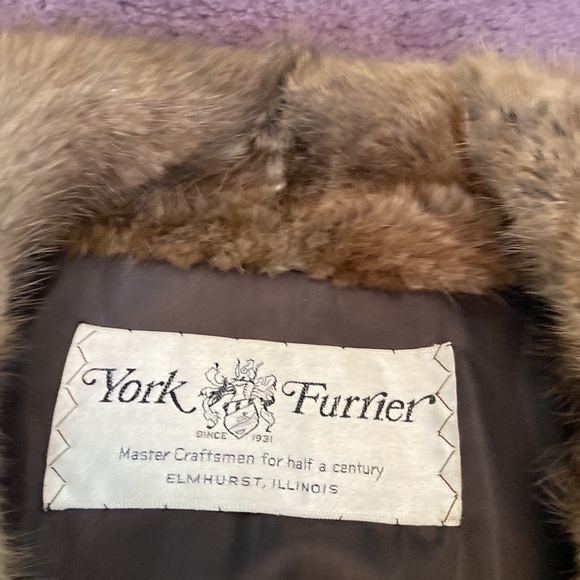 Muskrat Fur Vintage Stroller Coat - Picture 10 of 13